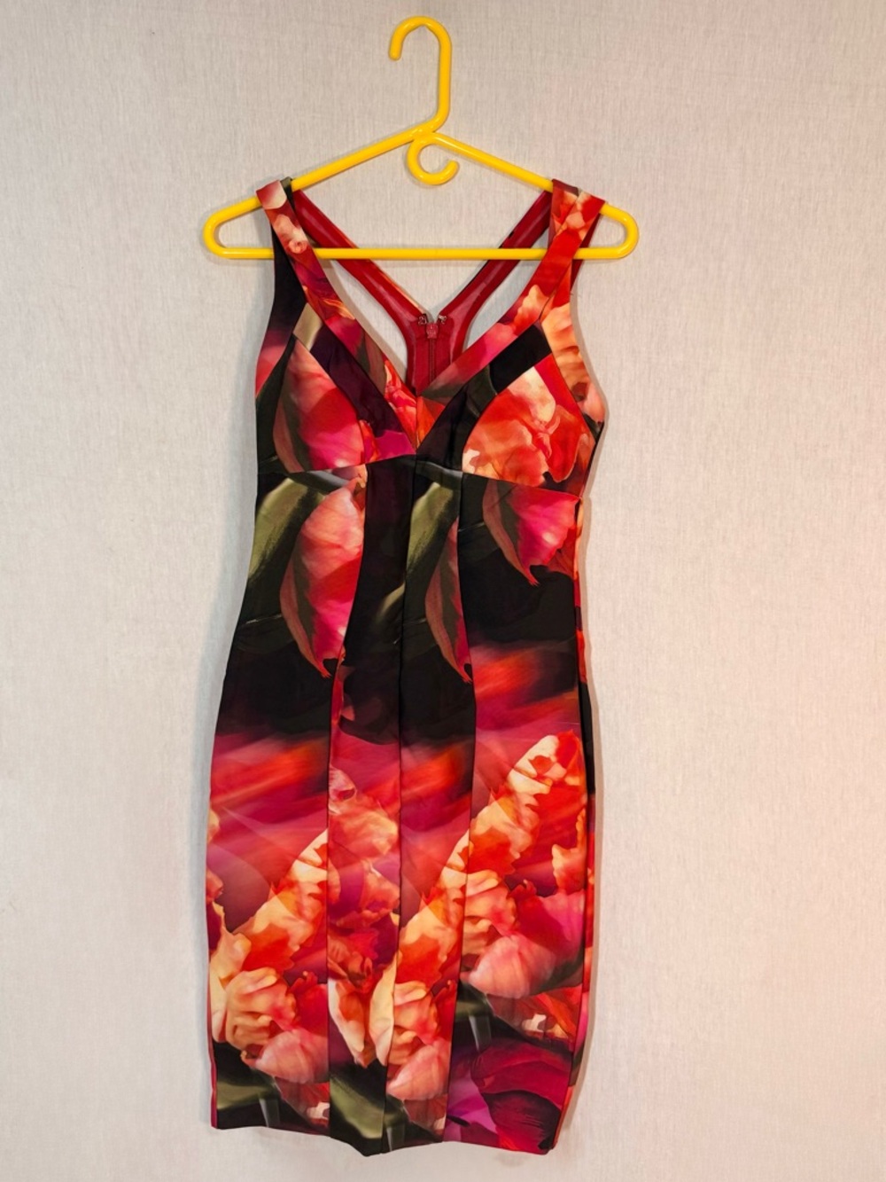 ✨RARE✨ Nicolle Miller structured Red and Black bodycon midi dress size 0